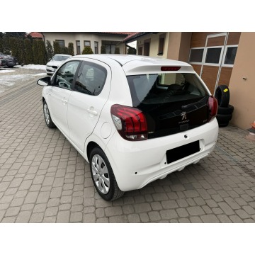 Peugeot 108  Hatchback 2018,  1.0 benzyna, automat - Na sprzedaż za 31 900 zł - Orzech - zdjęcie 9
