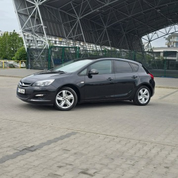 Opel Astra  Hatchback 2013,  1.4 benzyna - Na sprzedaż za 23 900 zł - Ostrów Mazowiecka - zdjęcie 4