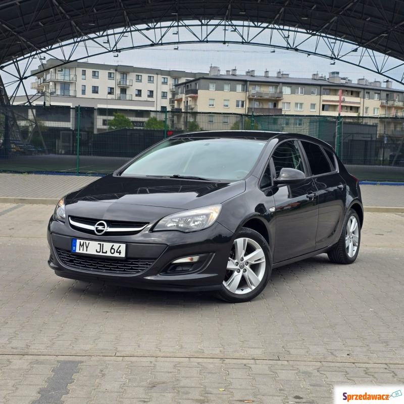 Opel Astra  Hatchback 2013,  1.4 benzyna - Na sprzedaż za 23 900 zł - Ostrów Mazowiecka