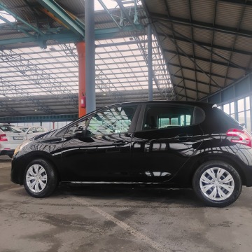 Peugeot 208  Hatchback 2013,  1.4 diesel - Na sprzedaż za 19 700 zł - Mysłowice - zdjęcie 4