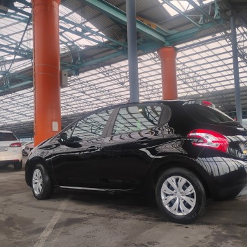 Peugeot 208  Hatchback 2013,  1.4 diesel - Na sprzedaż za 19 700 zł - Mysłowice - zdjęcie 5
