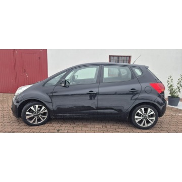 Kia Venga  Hatchback 2014,  1.6 diesel - Na sprzedaż za 29 800 zł - Paproć - zdjęcie 6