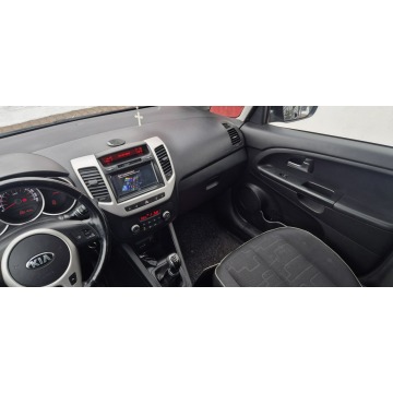Kia Venga  Hatchback 2014,  1.6 diesel - Na sprzedaż za 29 800 zł - Paproć - zdjęcie 12