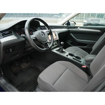Volkswagen Passat 2019,  2.0 diesel - Na sprzedaż za 59 900 zł - Goczałkowice-Zdrój - zdjęcie 4