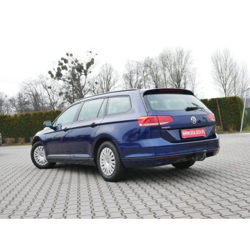 Volkswagen Passat 2019,  2.0 diesel - Na sprzedaż za 59 900 zł - Goczałkowice-Zdrój - zdjęcie 11