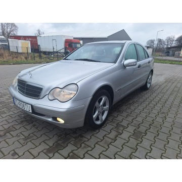 Mercedes - Benz C-klasa  Sedan/Limuzyna 2003,  2.1 diesel, automat - Na sprzedaż za 17 900 zł - Stargard - zdjęcie 8