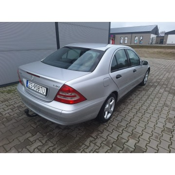 Mercedes - Benz C-klasa  Sedan/Limuzyna 2003,  2.1 diesel, automat - Na sprzedaż za 17 900 zł - Stargard - zdjęcie 9