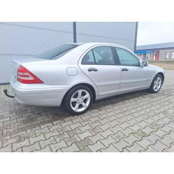 Mercedes - Benz C-klasa  Sedan/Limuzyna 2003,  2.1 diesel, automat - Na sprzedaż za 17 900 zł - Stargard - zdjęcie 7