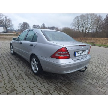 Mercedes - Benz C-klasa  Sedan/Limuzyna 2003,  2.1 diesel, automat - Na sprzedaż za 17 900 zł - Stargard - zdjęcie 10