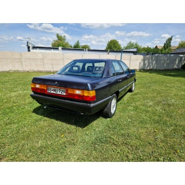 Audi   Sedan/Limuzyna 1986,  2.2 benzyna - Na sprzedaż za 32 500 zł - Strobice - zdjęcie 9