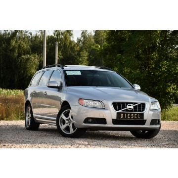 Volvo V70 2010,  2.4 diesel, automat - Na sprzedaż za 26 999 zł - Nowe Sójki - zdjęcie 3