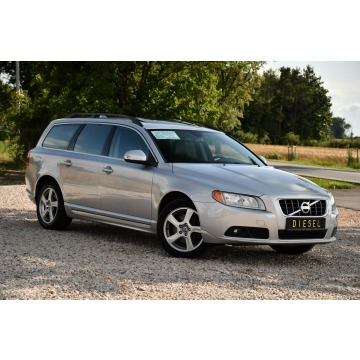 Volvo V70 2010,  2.4 diesel, automat - Na sprzedaż za 26 999 zł - Nowe Sójki - zdjęcie 2