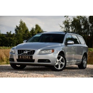 Volvo V70 2010,  2.4 diesel, automat - Na sprzedaż za 26 999 zł - Nowe Sójki - zdjęcie 11
