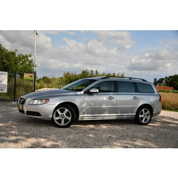 Volvo V70 2010,  2.4 diesel, automat - Na sprzedaż za 26 999 zł - Nowe Sójki - zdjęcie 10