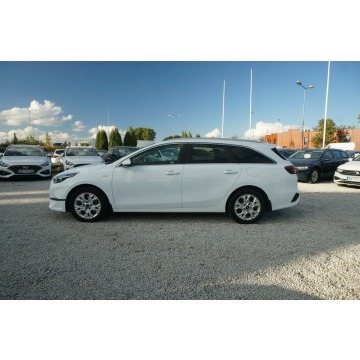 Kia Ceed 2022,  1.5 benzyna - Na sprzedaż za 51 000 zł - Poznań - zdjęcie 9