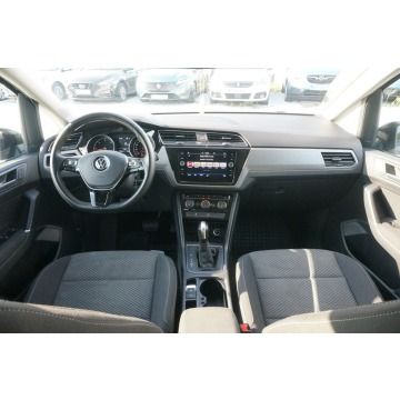 Volkswagen Touran  Minivan/Van 2022,  2.0 diesel, automat - Na sprzedaż za 65 000 zł - Poznań - zdjęcie 10