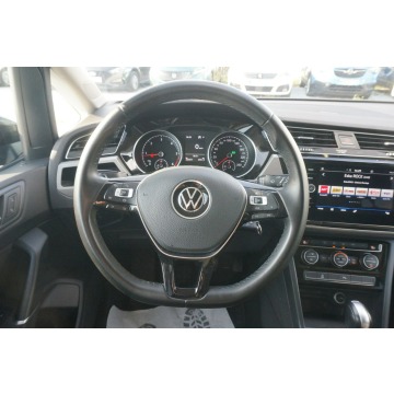 Volkswagen Touran  Minivan/Van 2022,  2.0 diesel, automat - Na sprzedaż za 65 000 zł - Poznań - zdjęcie 12