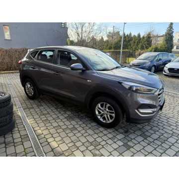 Hyundai Tucson  SUV 2016,  1.6 benzyna - Na sprzedaż za 57 900 zł - Orzech - zdjęcie 4