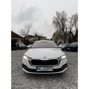 Skoda Octavia 2023,  1.5 benzyna, automat - Na sprzedaż za 94 900 zł - Warszawa - zdjęcie 2