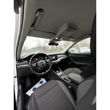 Skoda Octavia 2023,  1.5 benzyna, automat - Na sprzedaż za 94 900 zł - Warszawa - zdjęcie 10