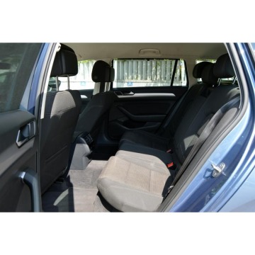 Volkswagen Passat  Kombi 2015,  1.5 benzyna - Na sprzedaż za 52 999 zł - Warszawa - zdjęcie 7