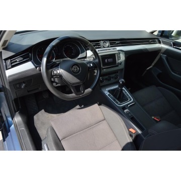 Volkswagen Passat  Kombi 2015,  1.5 benzyna - Na sprzedaż za 52 999 zł - Warszawa - zdjęcie 6