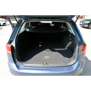 Volkswagen Passat  Kombi 2015,  1.5 benzyna - Na sprzedaż za 52 999 zł - Warszawa - zdjęcie 8