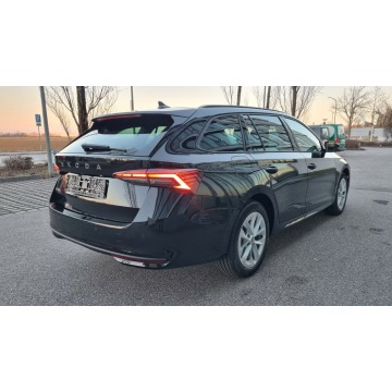 Skoda Octavia 2026,  1.5 hybryda, automat - Na sprzedaż za 119 466 zł - Warszawa - zdjęcie 5