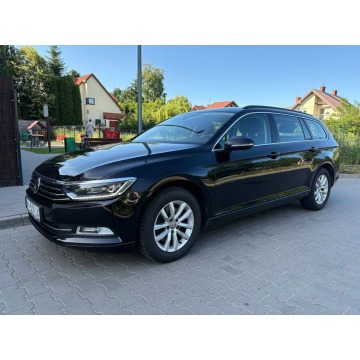 Volkswagen Passat 2019,  1.5 benzyna, automat - Na sprzedaż za 69 900 zł - Warszawa - zdjęcie 2