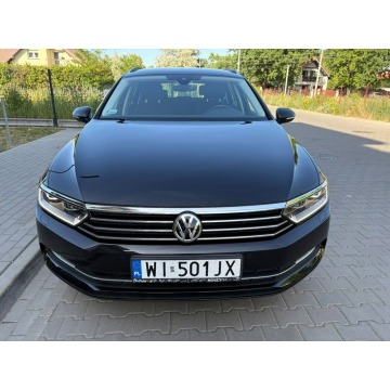 Volkswagen Passat 2019,  1.5 benzyna, automat - Na sprzedaż za 69 900 zł - Warszawa - zdjęcie 3