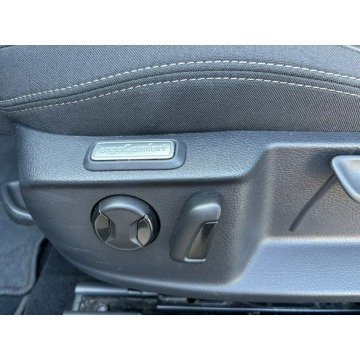 Volkswagen Passat 2019,  1.5 benzyna, automat - Na sprzedaż za 69 900 zł - Warszawa - zdjęcie 12