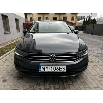 Volkswagen Passat  Sedan/Limuzyna 2020,  1.5 benzyna, automat - Na sprzedaż za 71 500 zł - Warszawa - zdjęcie 3