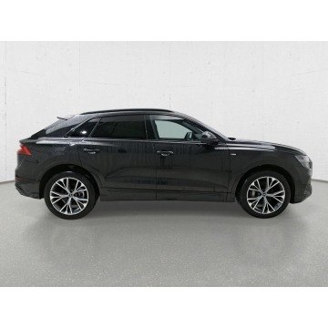 Audi Q8  SUV 2023,  3.0 hybryda, automat - Na sprzedaż za 246 000 zł - Komorniki - zdjęcie 8