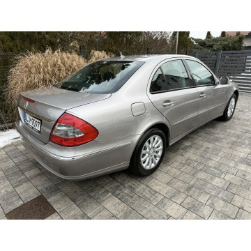 Mercedes - Benz E-klasa  Sedan/Limuzyna 2006,  1.8 benzyna, automat - Na sprzedaż za 29 900 zł - Poznań - zdjęcie 4
