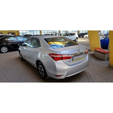Toyota Corolla  Sedan/Limuzyna 2015,  1.3 benzyna - Na sprzedaż za 43 900 zł - Mysłowice - zdjęcie 8