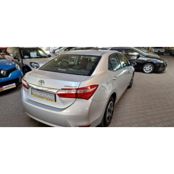 Toyota Corolla  Sedan/Limuzyna 2015,  1.3 benzyna - Na sprzedaż za 43 900 zł - Mysłowice - zdjęcie 11