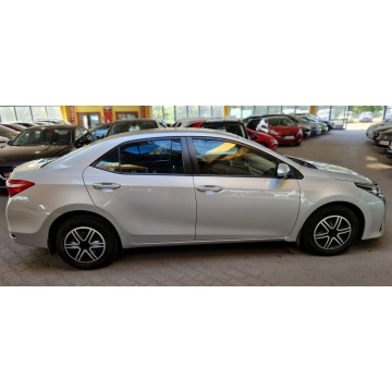 Toyota Corolla  Sedan/Limuzyna 2015,  1.3 benzyna - Na sprzedaż za 43 900 zł - Mysłowice - zdjęcie 12