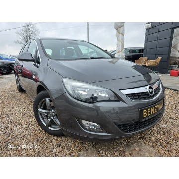Opel Astra 2012,  1.6 benzyna - Na sprzedaż za 21 999 zł - Nowe Sójki - zdjęcie 2