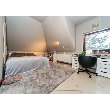 Sprzedam dom Istebna - ,  pow.  450 m2,  działka:   2270 m2 - zdjęcie 2