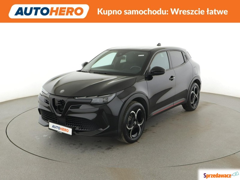 Alfa Romeo Junior  SUV 2025,  1.2 benzyna, automat - Na sprzedaż za 90 100 zł - Warszawa