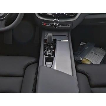 Volvo   SUV 2025,  2.0 benzyna, automat - Na sprzedaż za 215 500 zł - Tychy - zdjęcie 6
