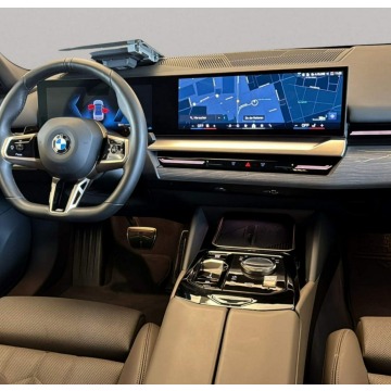 BMW Seria 5  Sedan/Limuzyna 2026,  2.0 benzyna, automat - Na sprzedaż za 237 886 zł - Warszawa - zdjęcie 9