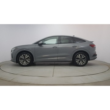 Audi Q4  SUV 2023 elektryczny, automat - Na sprzedaż za 139 700 zł - Warszawa - zdjęcie 4