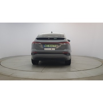 Audi Q4  SUV 2023 elektryczny, automat - Na sprzedaż za 139 700 zł - Warszawa - zdjęcie 6