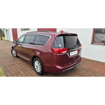 Chrysler Pacifica  Minivan/Van 2018,  3.6 benzyna, automat - Na sprzedaż za 71 800 zł - Paproć - zdjęcie 5