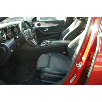 Mercedes - Benz E-klasa 2019,  2.0 hybryda, automat - Na sprzedaż za 123 000 zł - Słupsk - zdjęcie 6