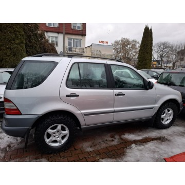 Mercedes - Benz ML-klasa  SUV 2000,  3.2 benzyna, automat - Na sprzedaż za 21 900 zł - Lublin - zdjęcie 10