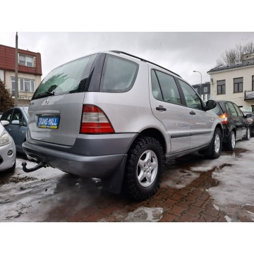 Mercedes - Benz ML-klasa  SUV 2000,  3.2 benzyna, automat - Na sprzedaż za 21 900 zł - Lublin - zdjęcie 8