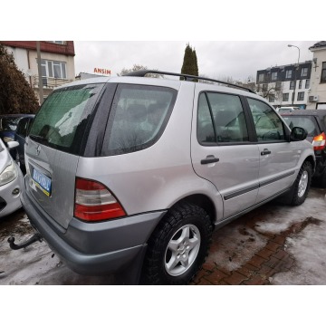 Mercedes - Benz ML-klasa  SUV 2000,  3.2 benzyna, automat - Na sprzedaż za 21 900 zł - Lublin - zdjęcie 9