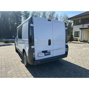 Opel Vivaro  Bus 2005,  1.9 diesel - Na sprzedaż za 20 000 zł - Lipówki - zdjęcie 8